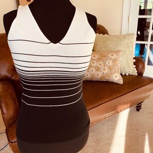 🎀 Gap lightweight sweater tank, NWT, Size XS